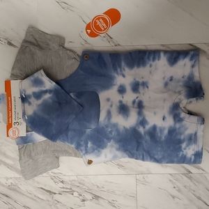NEW! 3 Pice Shortall and t-shirt with bib, sky blue, gray and white, 3-6M.